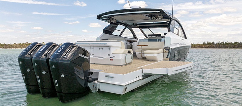 Cruisers Yachts 50 GLS with beach doors down