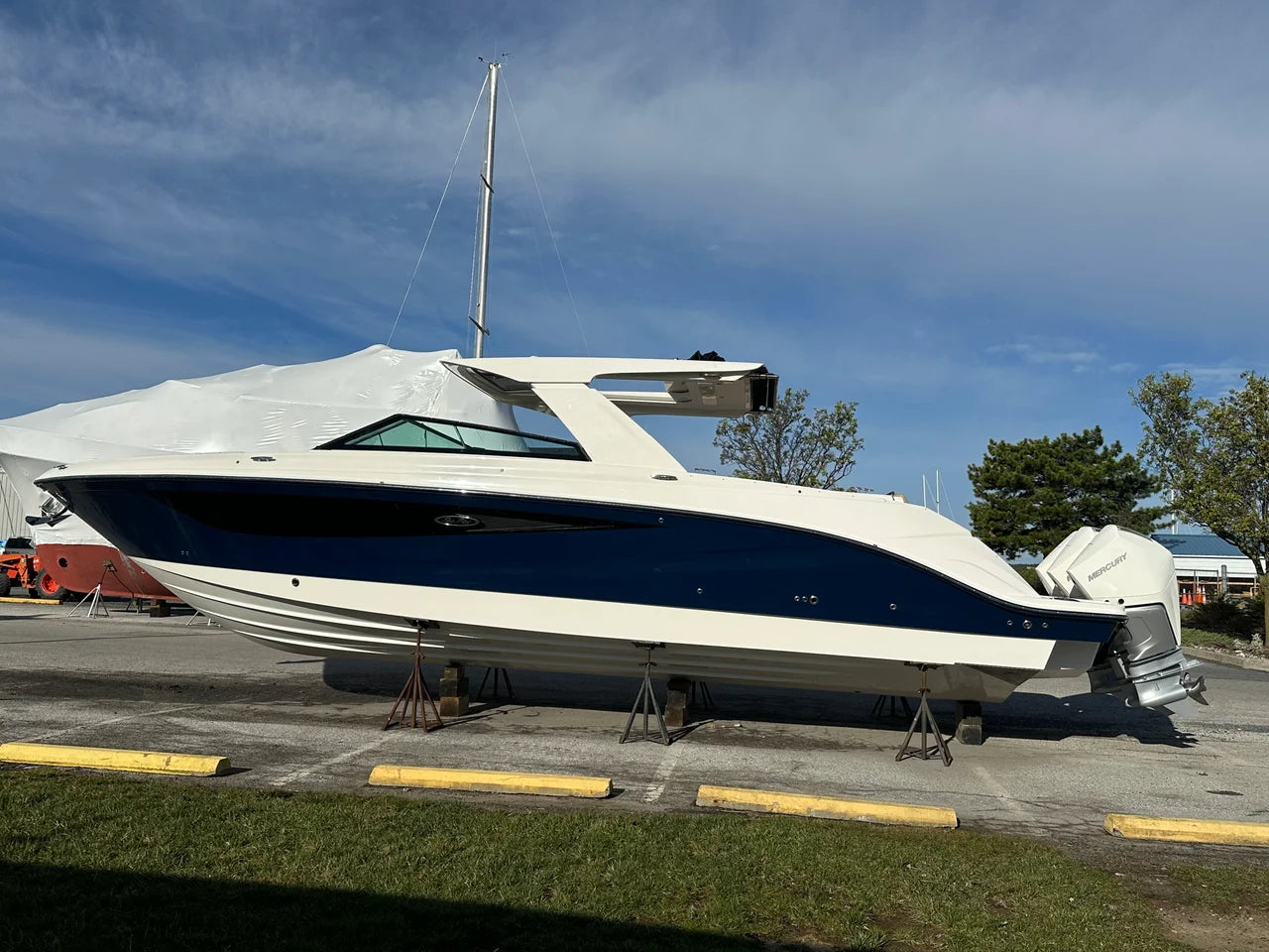 2023 Sea Ray 400 SLX OB – MarineMax