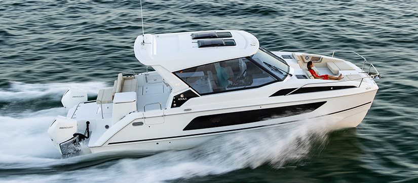 Aquila sport line model in the water