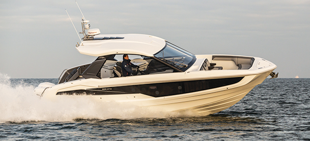 325 GTO on the water