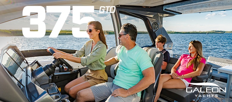 Galeon 375 GTO with friends cruising on it 