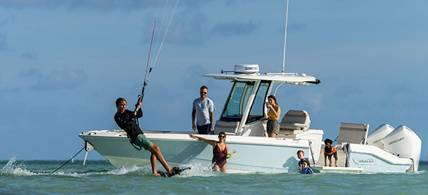 Family hanging out on Boston Whaler 280 Dauntless