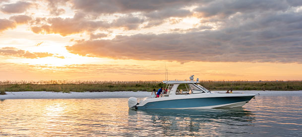 Boston Whaler 380 Realm