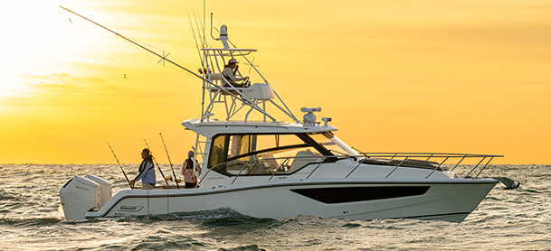 Boston Whaler 365 Conquest