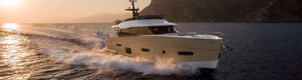 Azimut Magellano 66 at sunset
