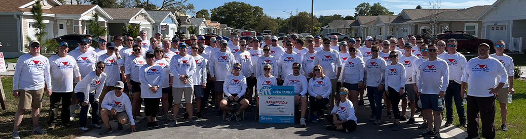 MarineMax Team building houses for habitat for humanity