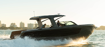 AV40 running on the water