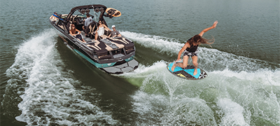 MasterCraft XT 25 wake boat
