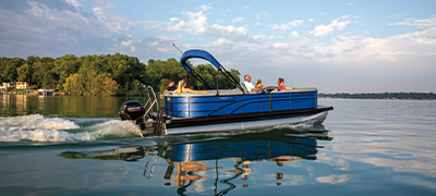 Bennington 22 SXSR on the water