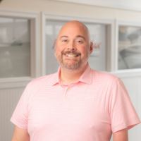 Headshot of Lee Scott