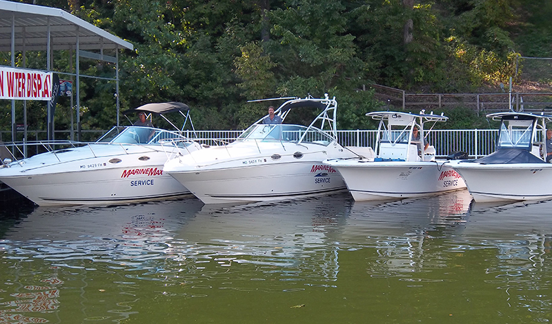 MarineMax Lake Ozark boats in water