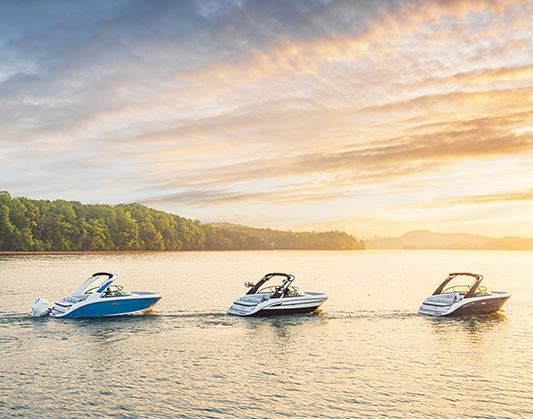 hm2 fall into boating in water boat show event