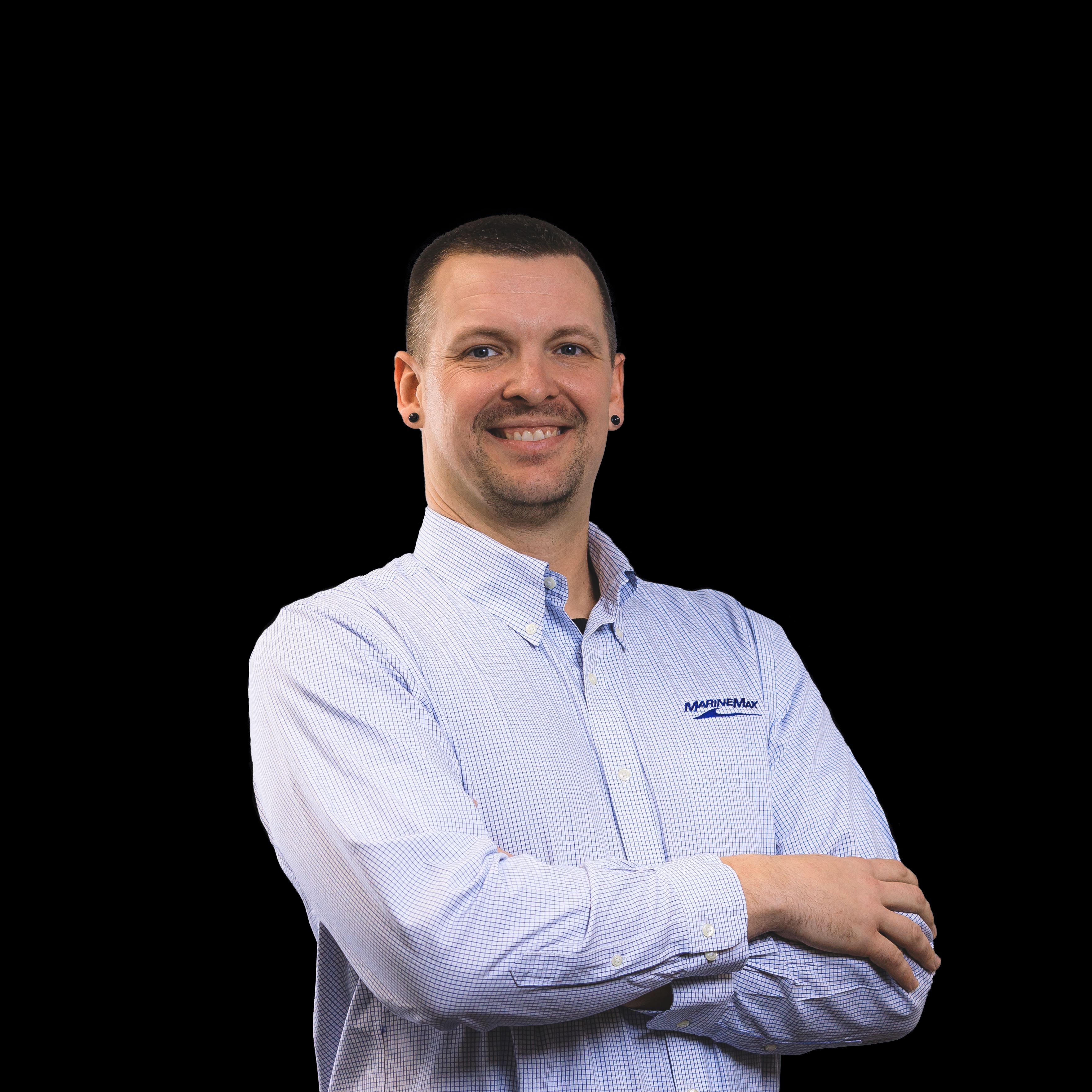 Headshot of Lucas Ledbetter