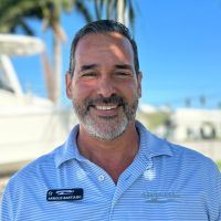 Headshot of Arnold Santiago