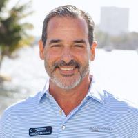 Headshot of Arnold Santiago