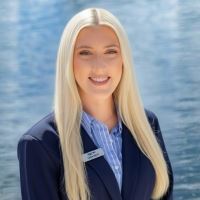 Headshot of Sara Neff