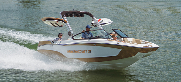 xt 20 boat on the water