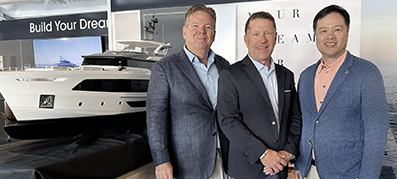 scott roberton receiving the oa award