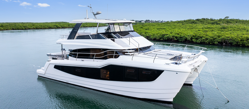 MarineMax 505 Power Catamaran