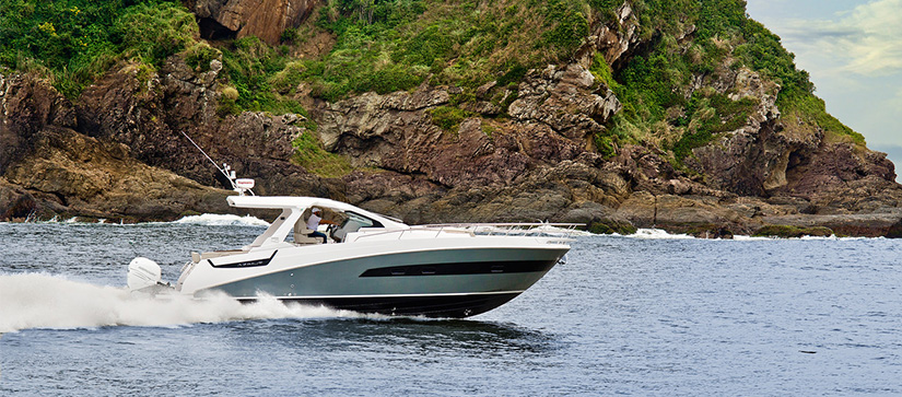 boat running on water