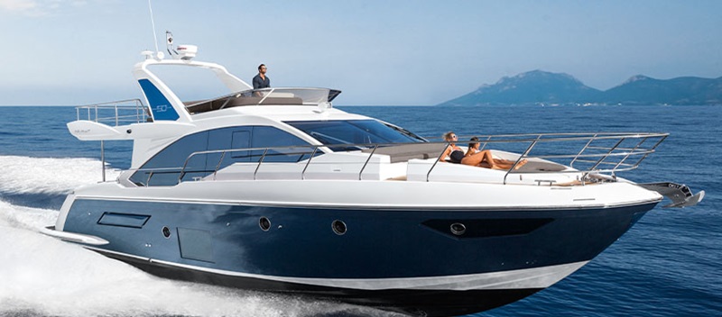 An Azimut 50 Flybridge in the water