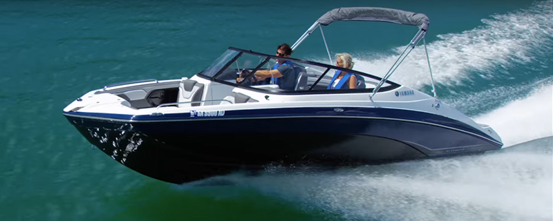 Boat cruising through the water - Yamaha Boats Jet Drive Video