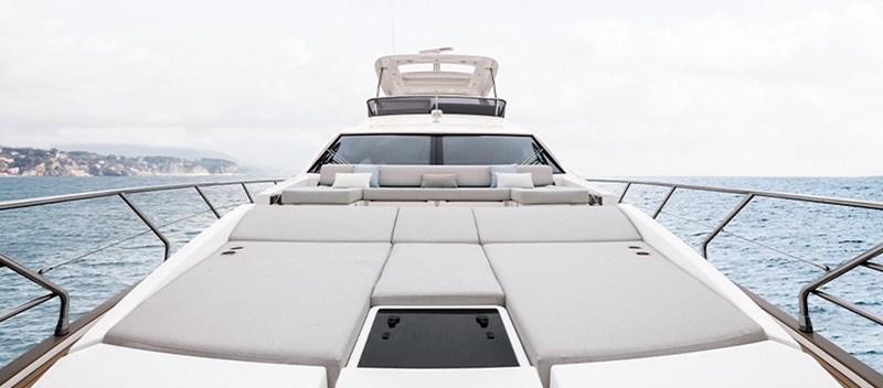 A bow view of an Azimut 66 Flybridge