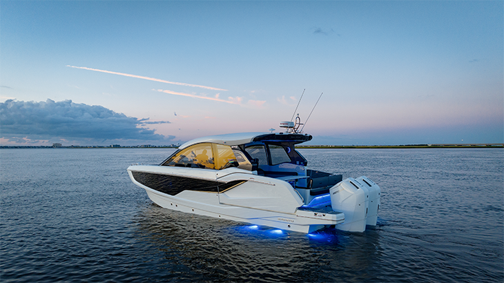 Galeon 375 GTO on the water