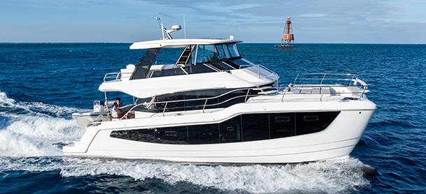The MarineMax 505, 5-cabin Power Cat