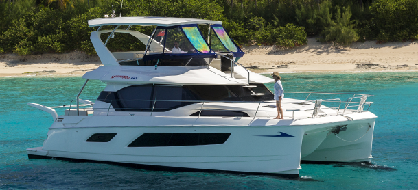 MarineMax 443 on the water