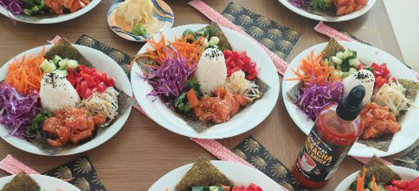 Lunch on MarineMax 545 Wandering Hillbilly