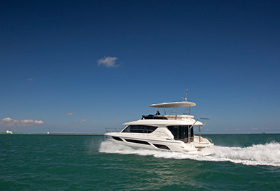 boat running on water