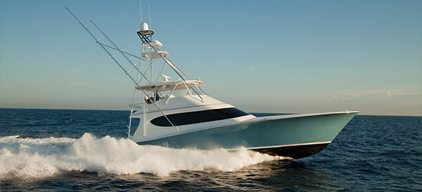 Hatteras GT70 profile view