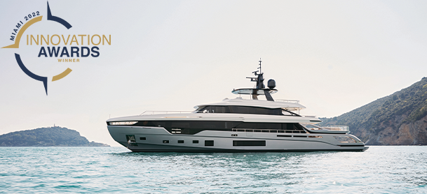 Azimut Trideck with innovation awards logo
