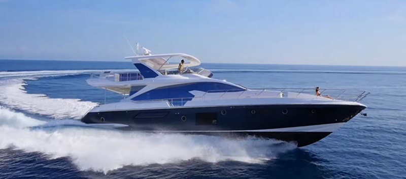 Azimut 72 Flybridge Yacht cruising through the water