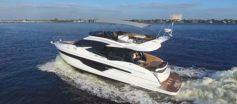 Galeon 500 Fly Yacht cruising through the water 
