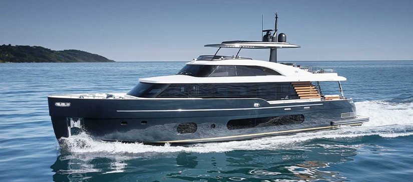 Exterior of the Azimut Magellano 25 Metri