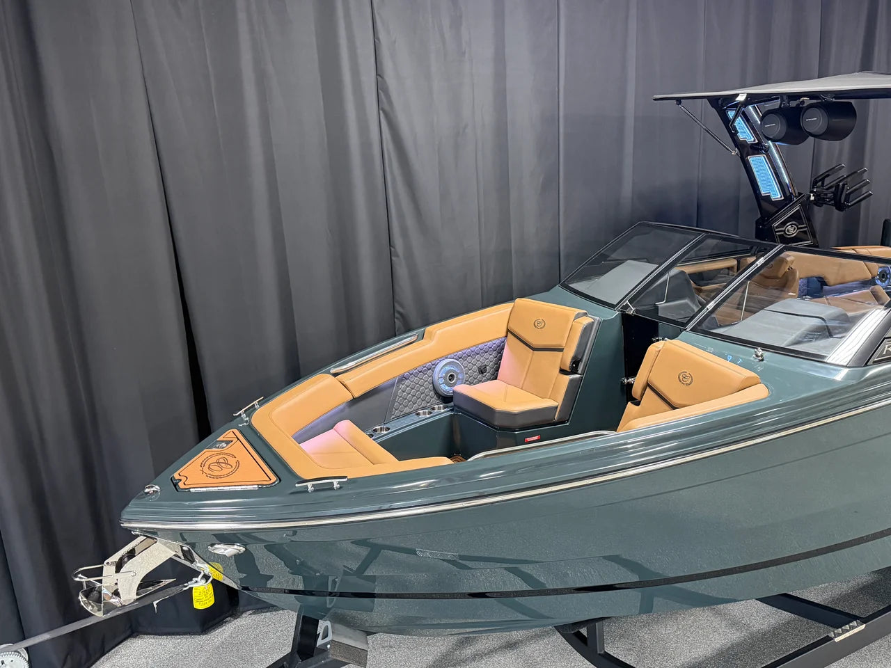 2027 Cobalt R8 SURF 28.0 feet, Crosslake, Minnesota #5