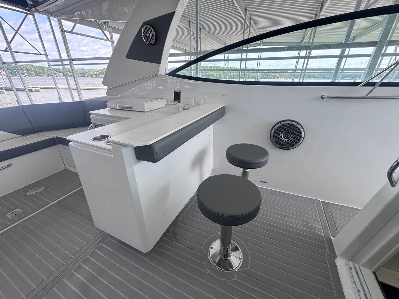 2023 Cruisers Yachts 38 GLS 38.0 feet, Lake Ozark, MO #9