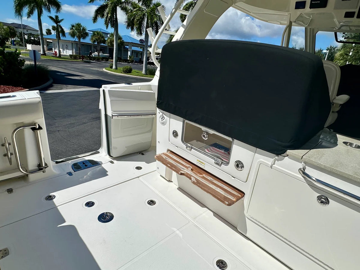 2021 Boston Whaler 350 REALM 35.0 feet, Fort Myers, FL #13