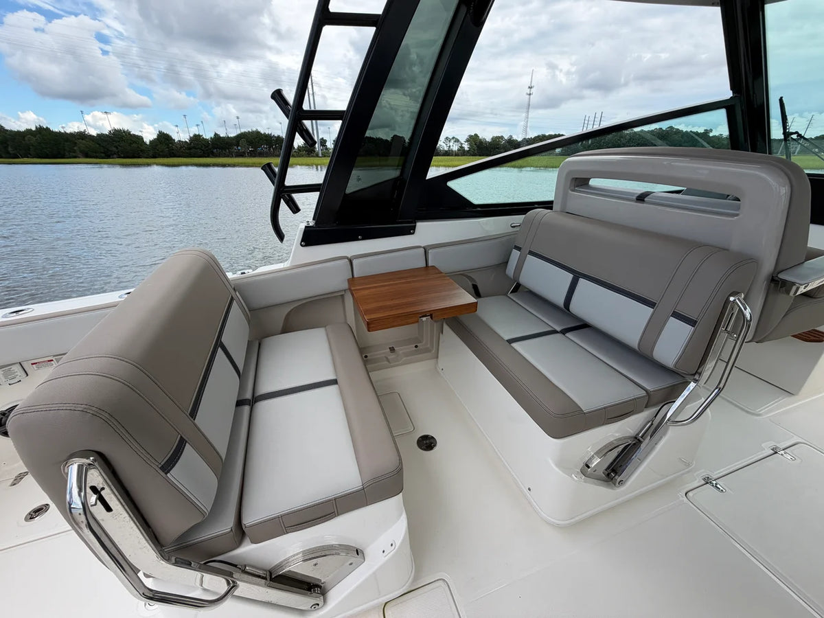 2026 Boston Whaler 330 Vantage 33.0 feet, Charleston, SC #28