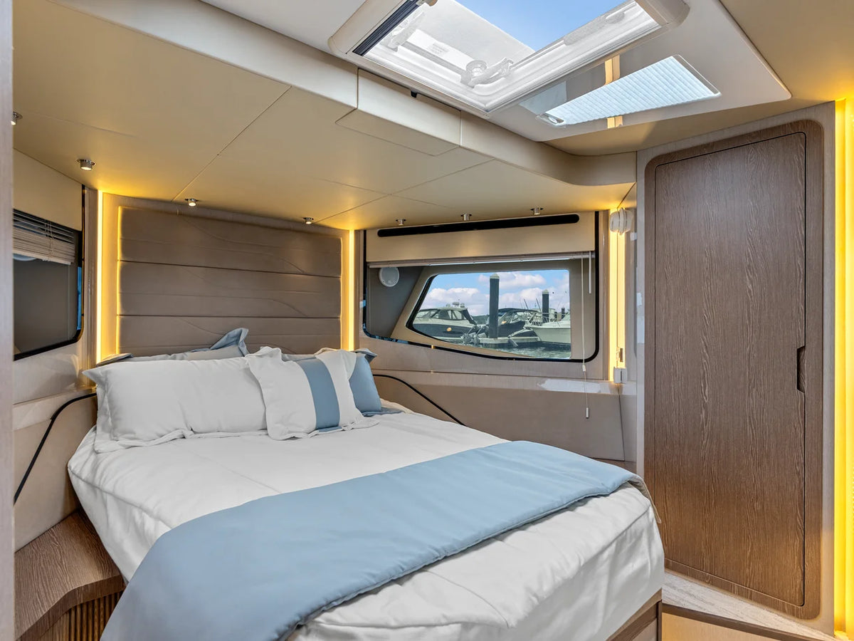 2026 Cruisers Yachts 57 FLY 57.0 feet, Quincy, MA #32