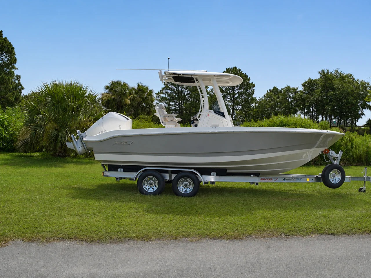 2027 Boston Whaler 220 Dauntless 22.0 feet, Thunderbolt, GA #1