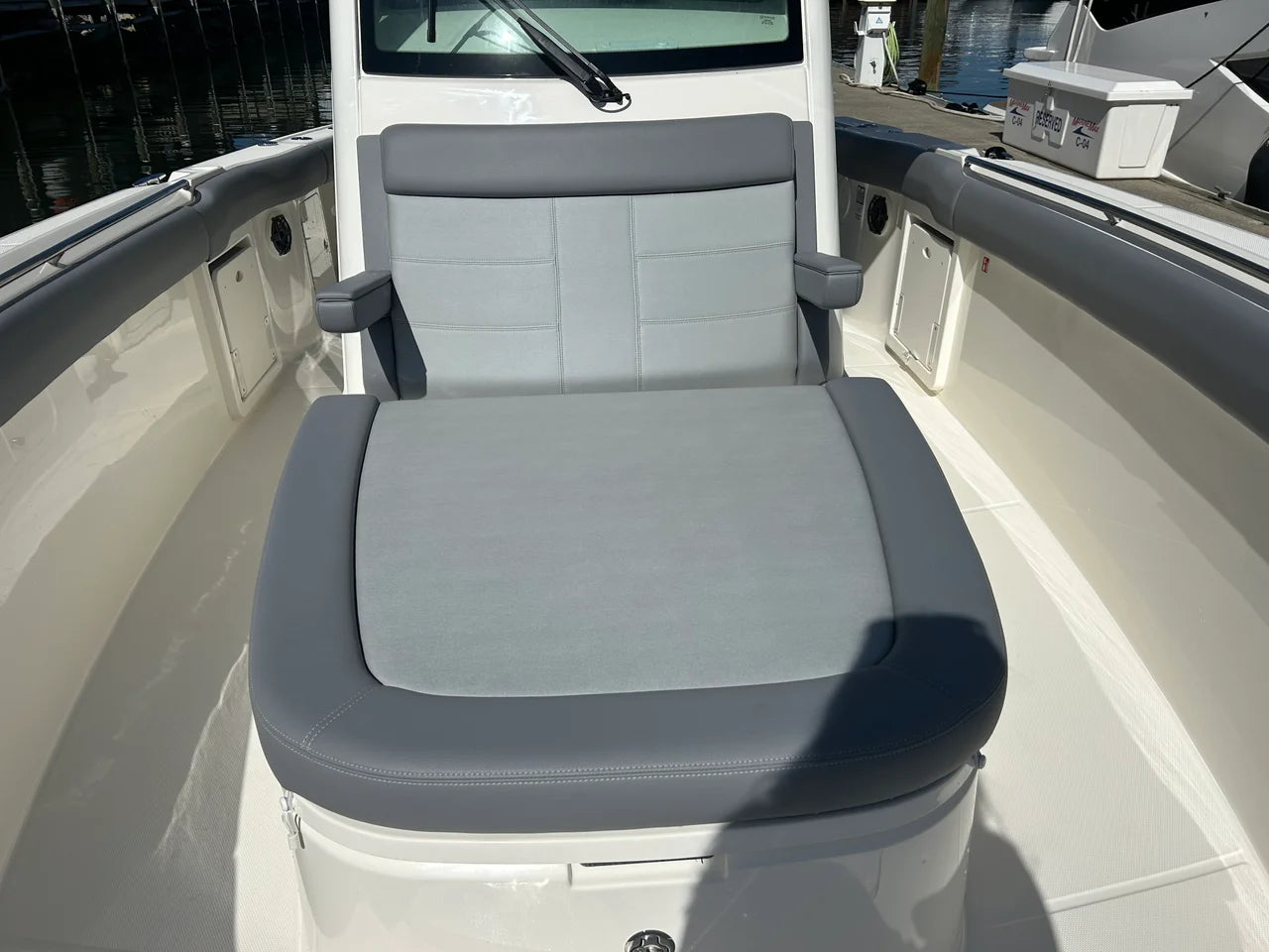 2026 Boston Whaler 330 Outrage 33.0 feet, Pensacola, Florida #36