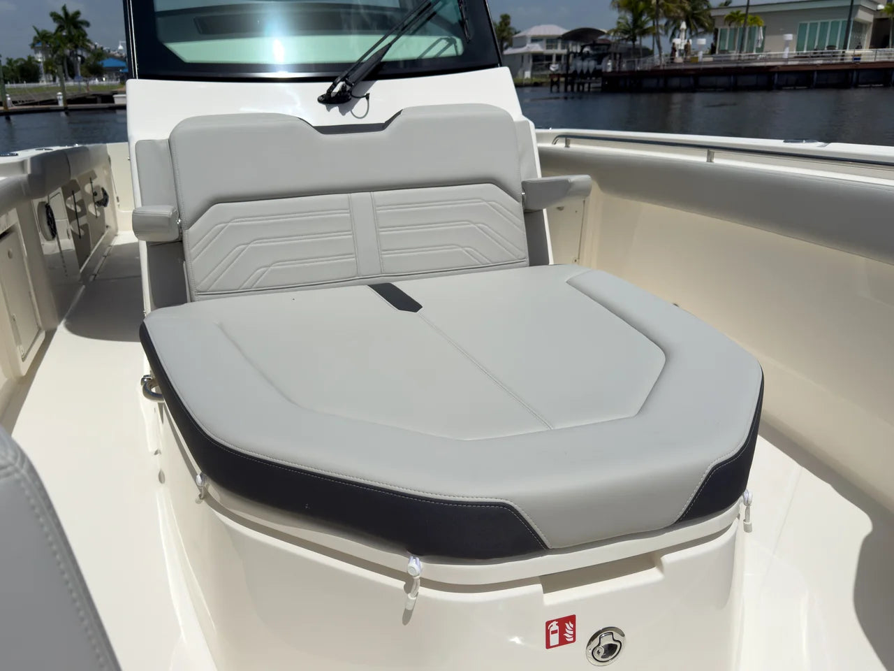 2026 Boston Whaler 330 Outrage 33.0 feet, Fort Myers, Florida #19