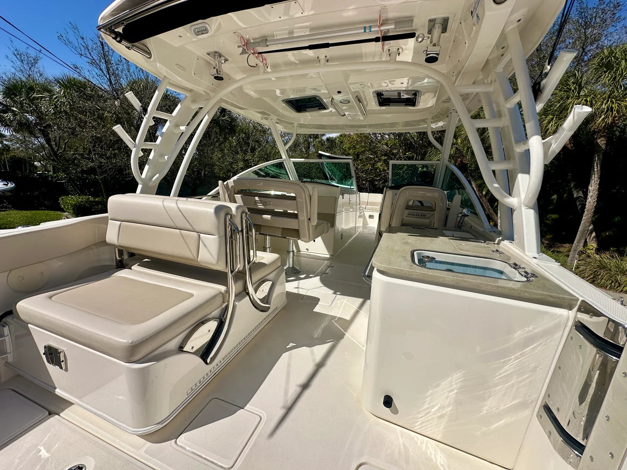 2024 Boston Whaler 320 VANTAGE 32.0 feet, Jupiter, Florida #14