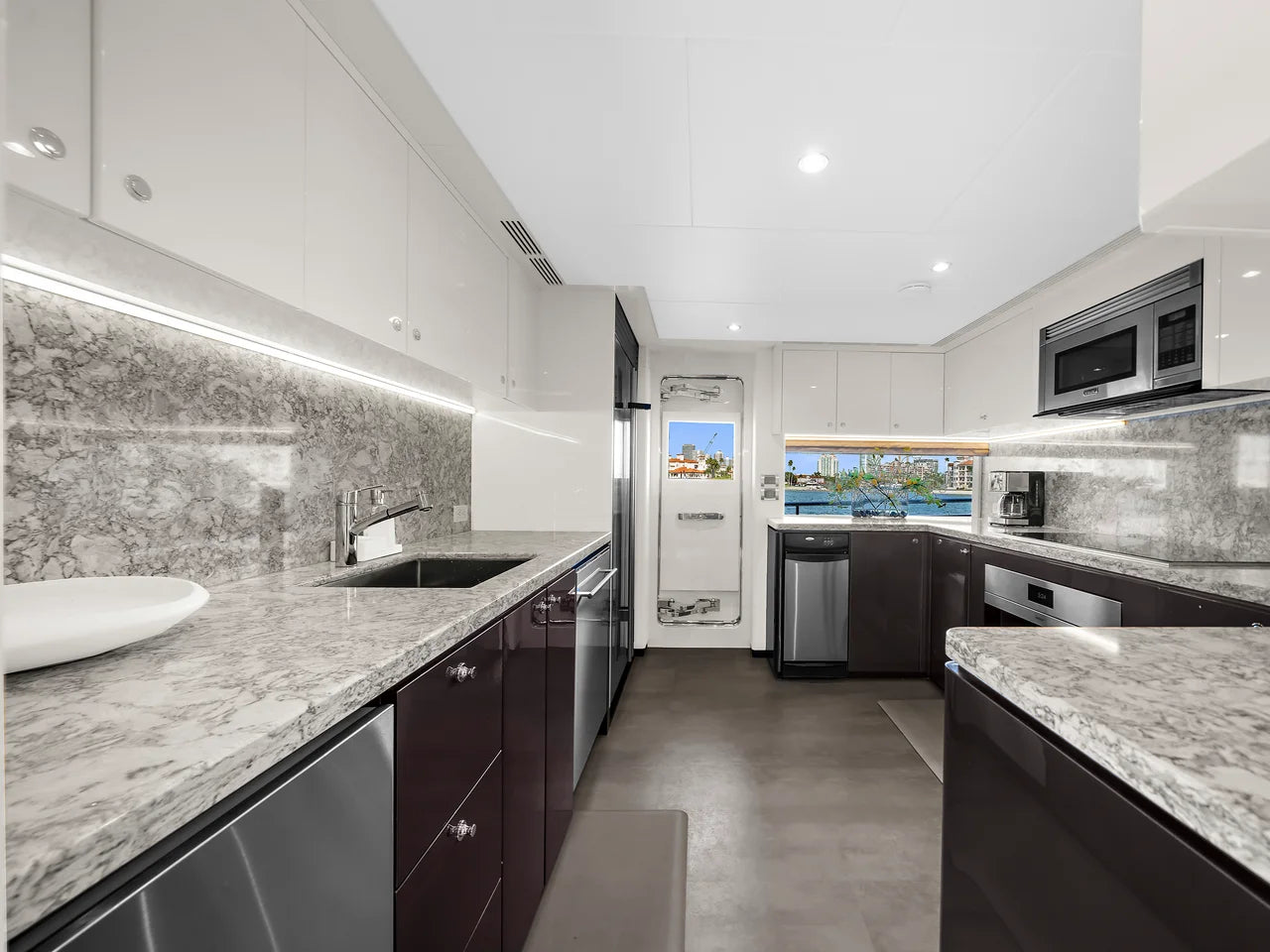 2024 Ocean Alexander 32L 106.0 feet, Miami, FL #14