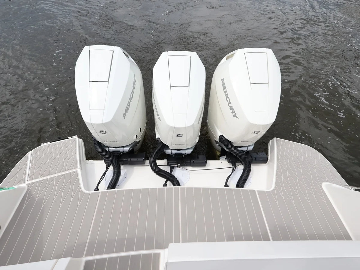 2026 Sea Ray Sundancer 370 Outboard 37.0 feet, Naples, Florida #29