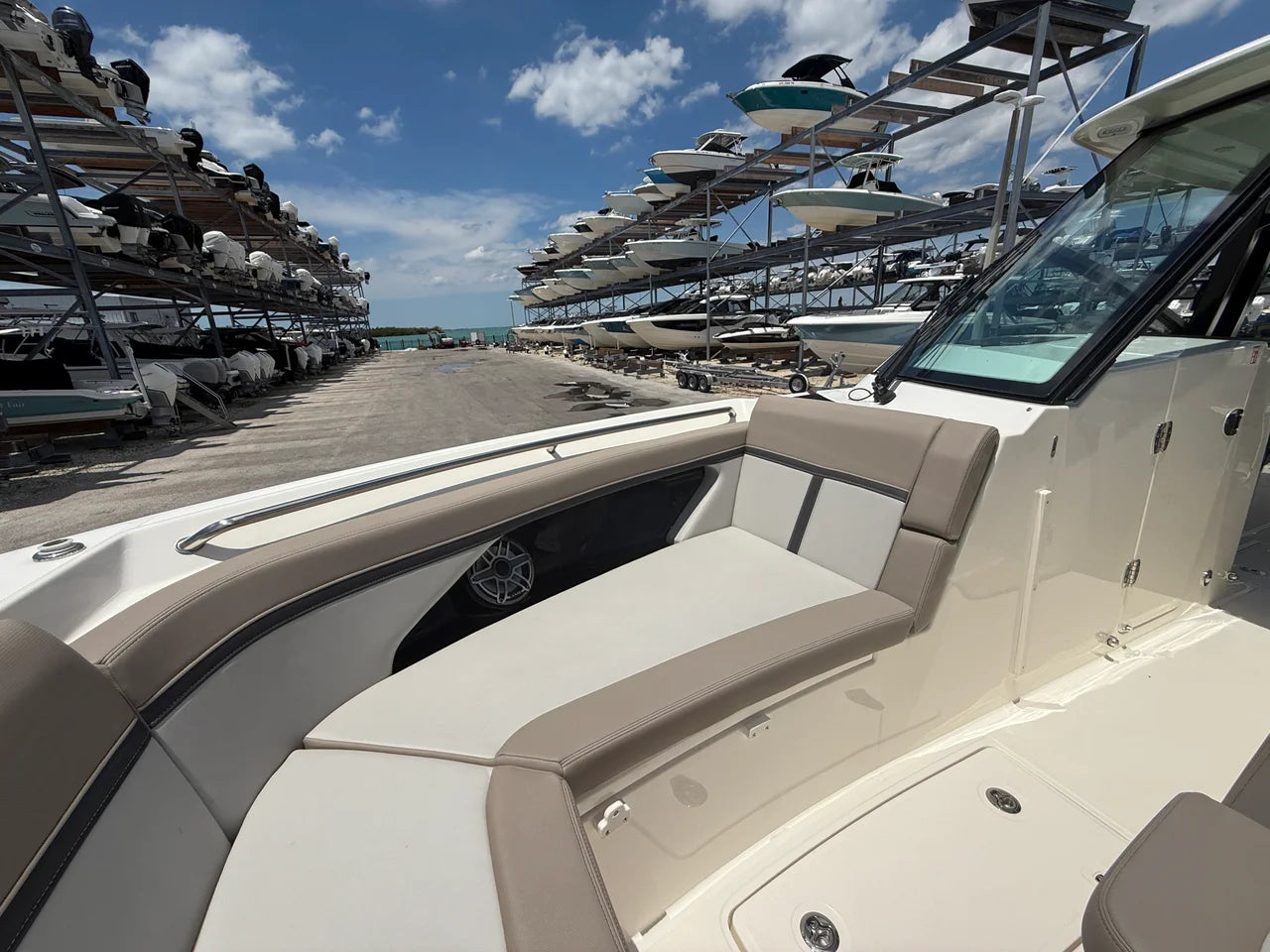 2025 Boston Whaler 330 Vantage 33.0 feet, Sarasota, FL #5