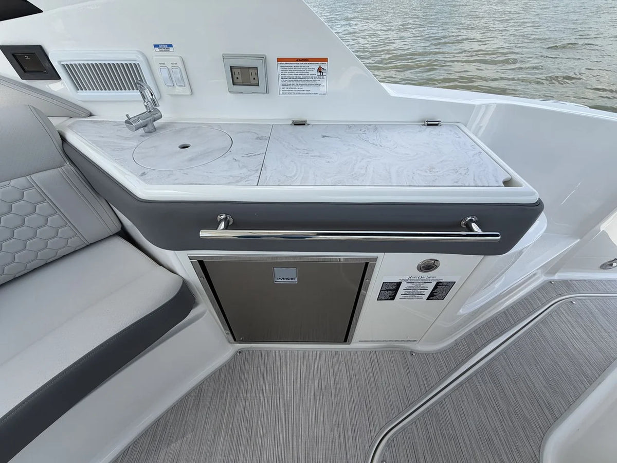 2026 Sea Ray Sundancer 320 Outboard 32.0 feet, Seabrook, TX #30